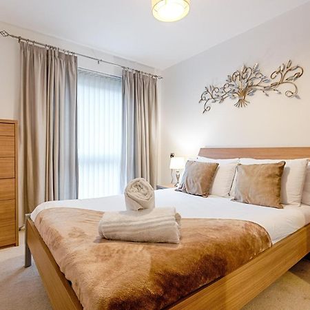 Апартаменты Parking, Balcony, Fully Equipped Kitchen Суонси Экстерьер фото