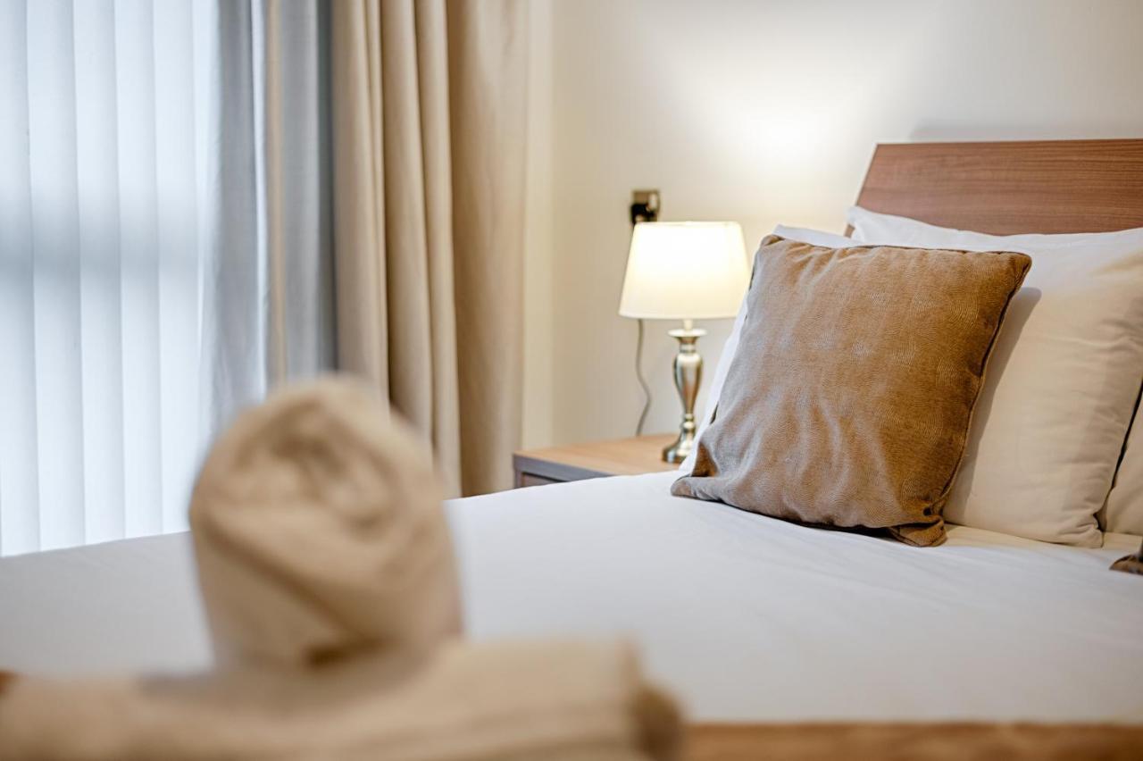 Апартаменты Parking, Balcony, Fully Equipped Kitchen Суонси Экстерьер фото