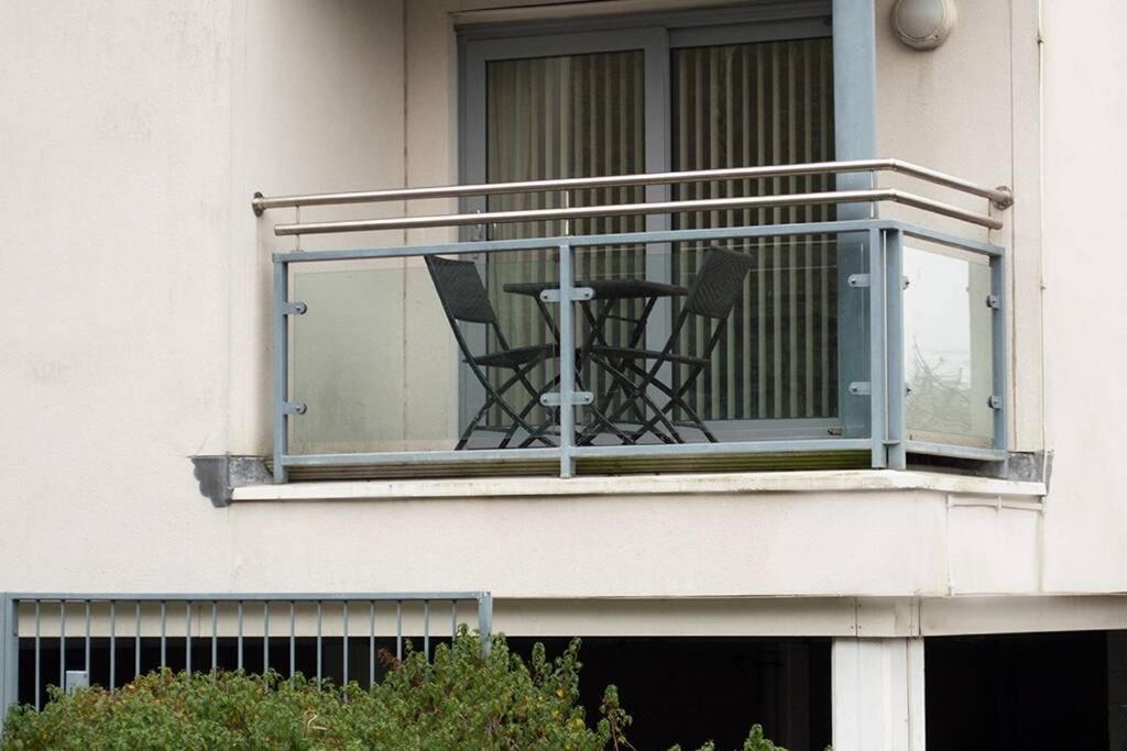 Апартаменты Parking, Balcony, Fully Equipped Kitchen Суонси Экстерьер фото