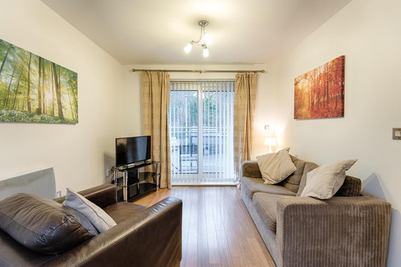 Апартаменты Parking, Balcony, Fully Equipped Kitchen Суонси Экстерьер фото