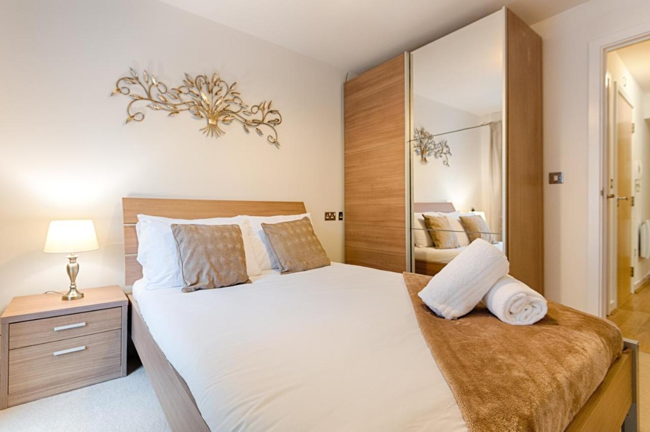 Апартаменты Parking, Balcony, Fully Equipped Kitchen Суонси Экстерьер фото