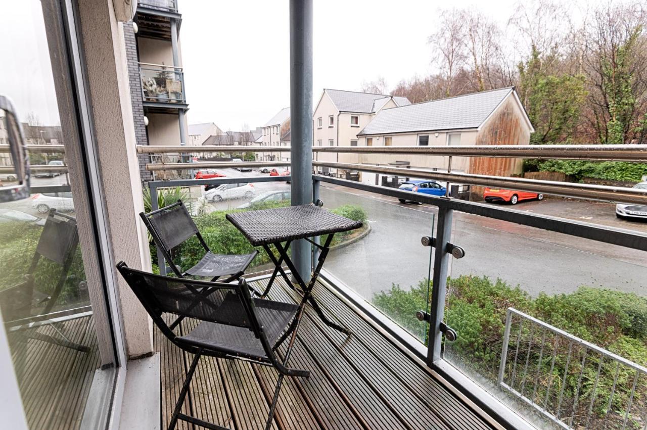 Апартаменты Parking, Balcony, Fully Equipped Kitchen Суонси Экстерьер фото